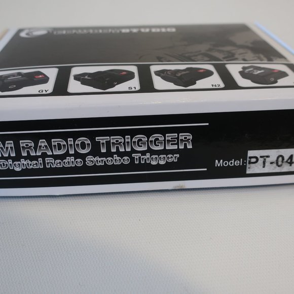 NIB Cowboy Studio FM Digital Radio Strobo Trigger Model PT-04S1 - Picture 2 of 6